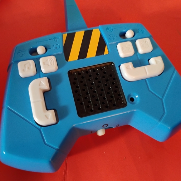 MiBro Really Rad Robot/w Remote/Case - Picture 4 of 13